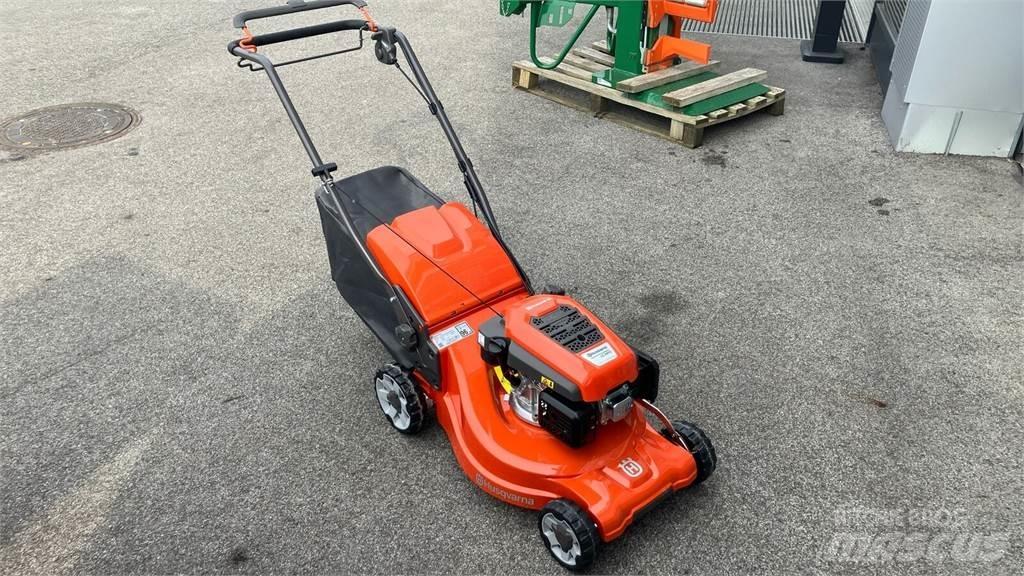 Husqvarna LC 347V Päältäajettavat ruohonleikkurit