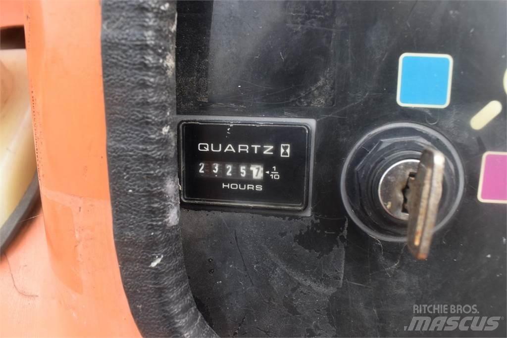JLG 450AJ Kuukulkijat