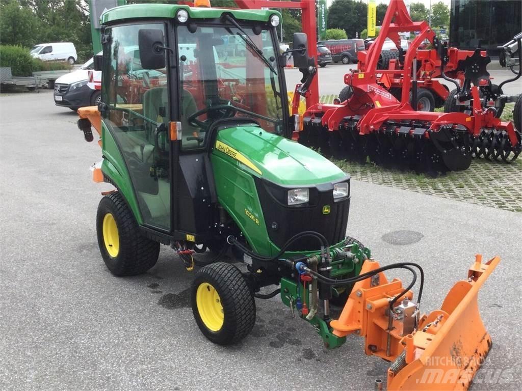 John Deere 1026R Traktorit