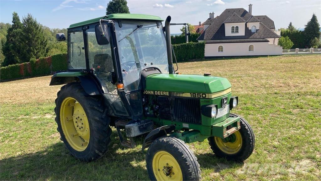 John Deere 1850 Traktorit
