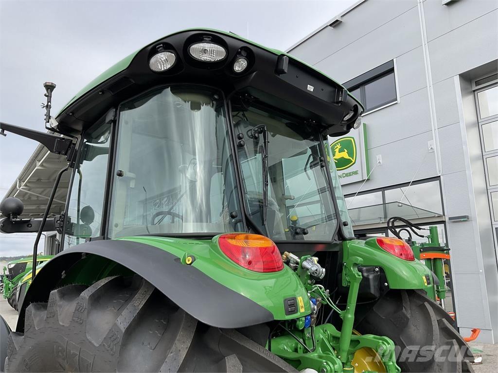 John Deere 5095M Traktorit