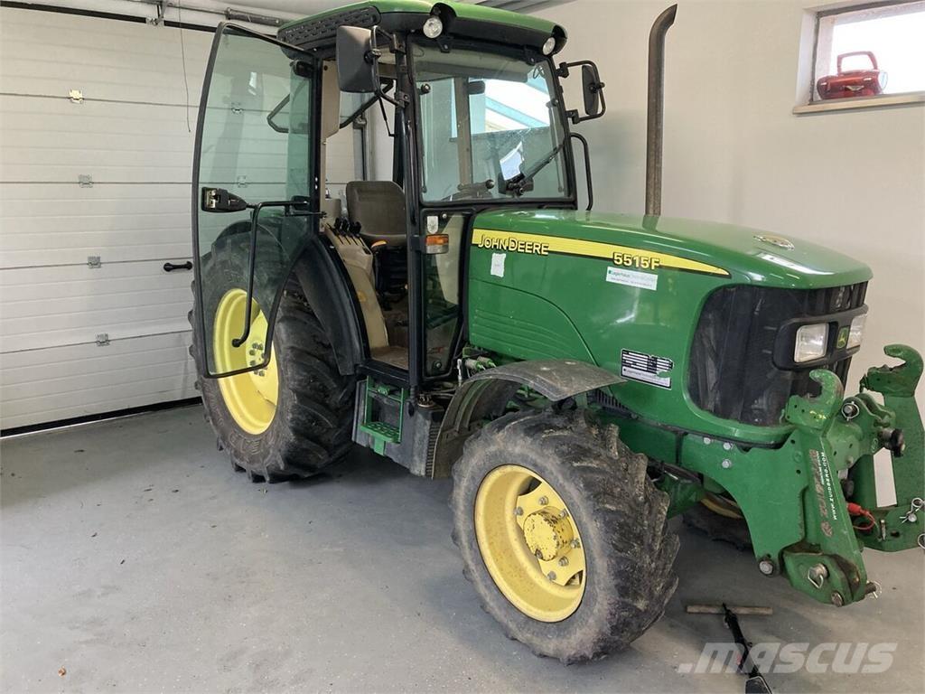 John Deere 5515F Traktorit