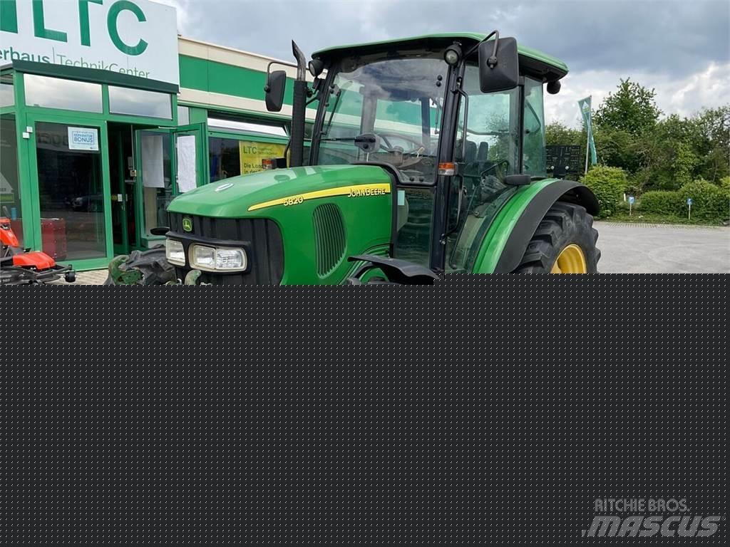 John Deere 5820 Traktorit