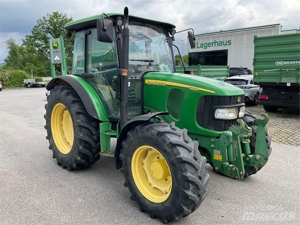 John Deere 5820 Traktorit