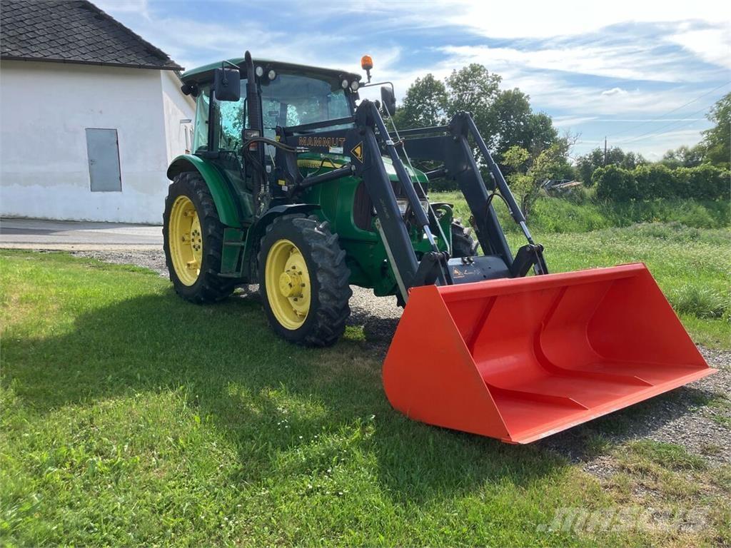 John Deere 5820 Traktorit