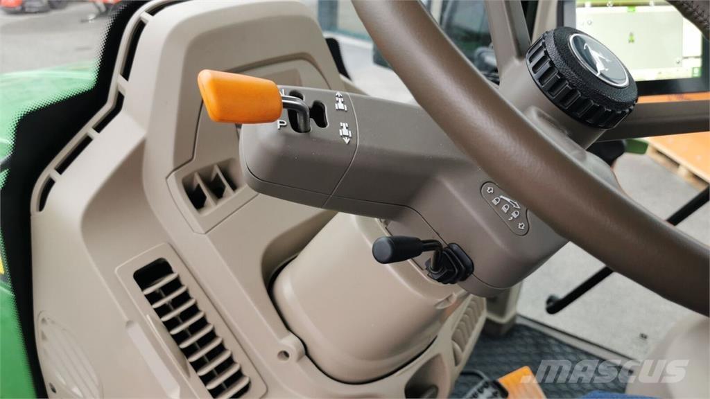 John Deere 6120M Traktorit