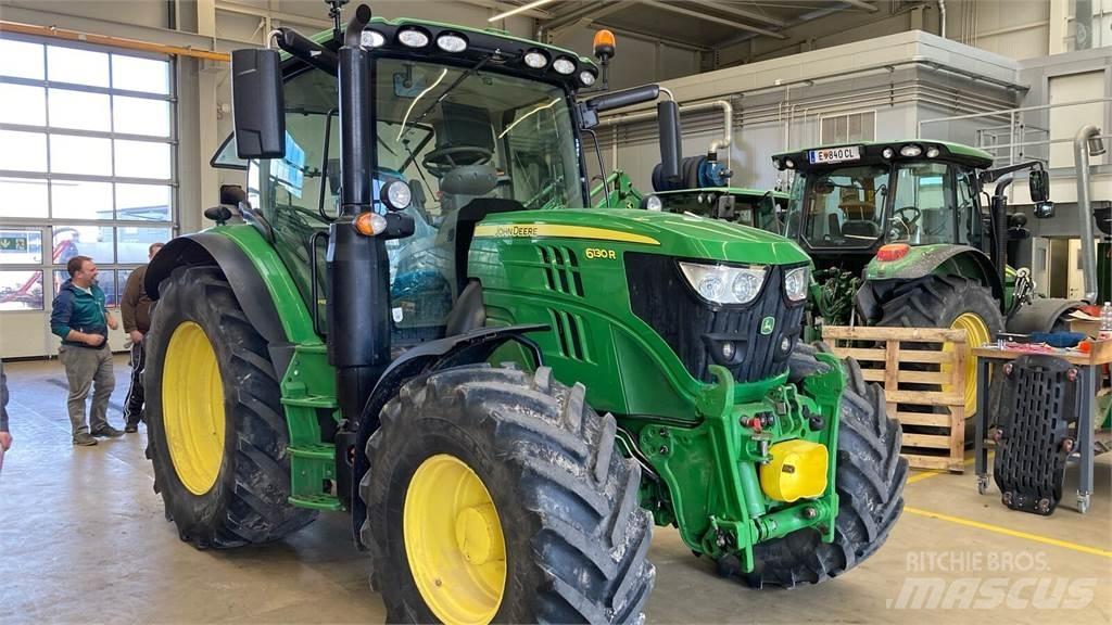 John Deere 6130R Traktorit