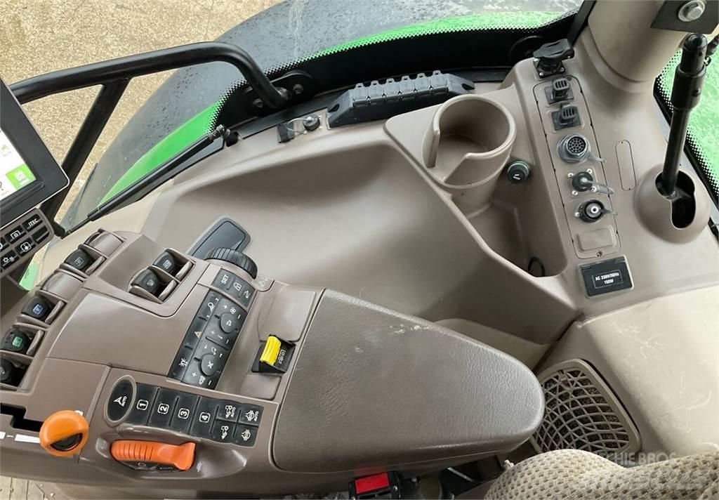 John Deere 6215R Traktorit