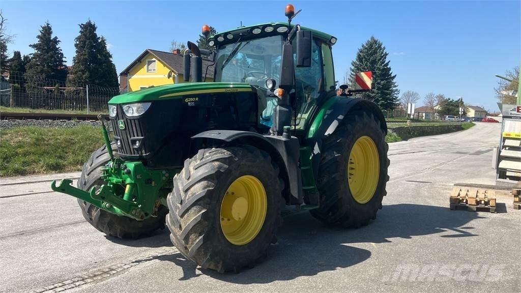 John Deere 6250R Traktorit