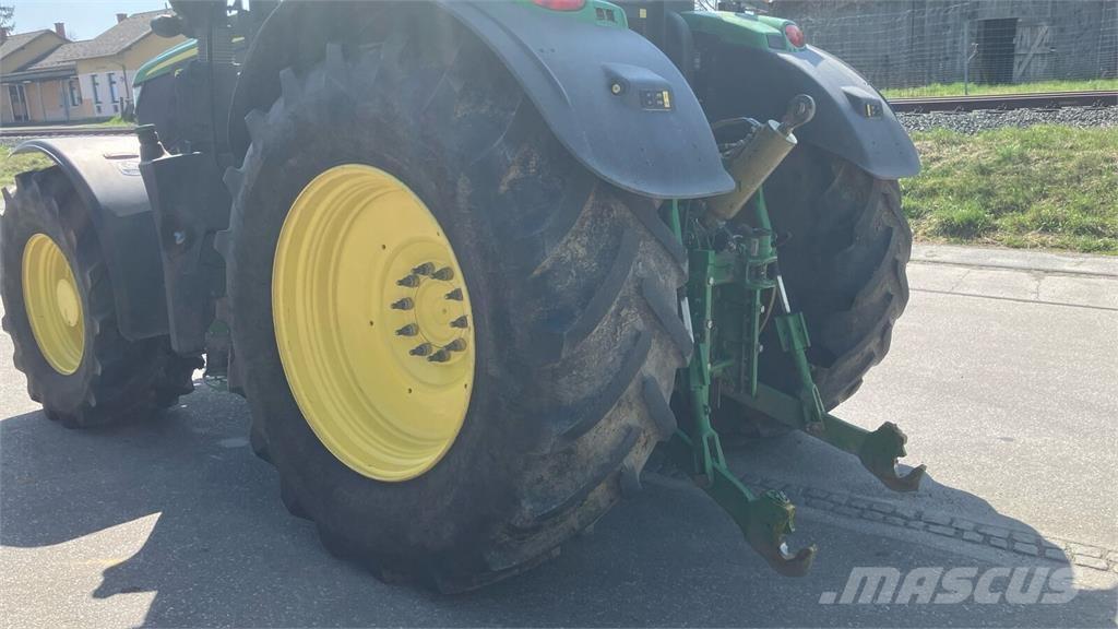 John Deere 6250R Traktorit