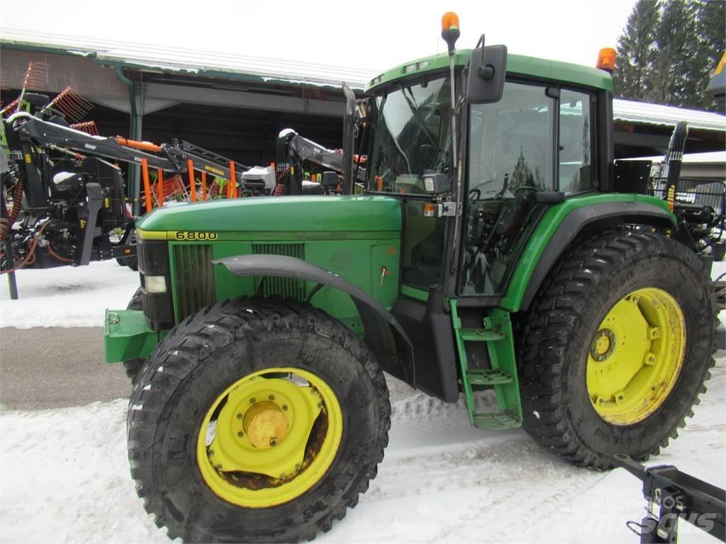 John Deere 6800 Traktorit