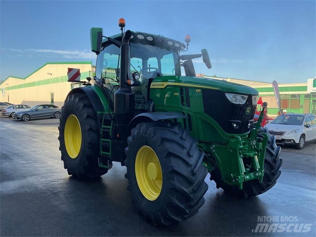 John Deere 6R 250 Traktorit