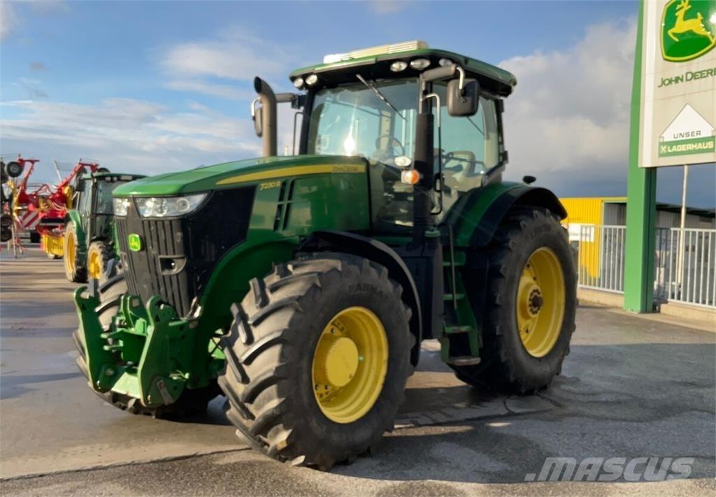 John Deere 7230R Traktorit
