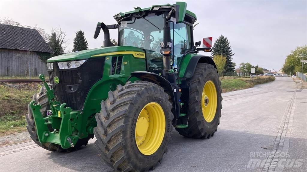 John Deere 7R330 Traktorit