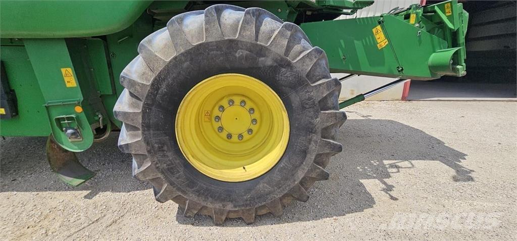 John Deere T550 Leikkuupuimurit