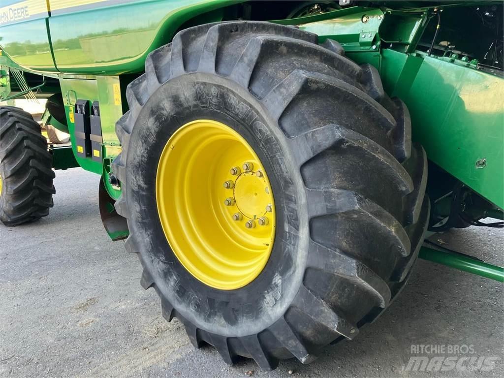 John Deere T560HM Leikkuupuimurit