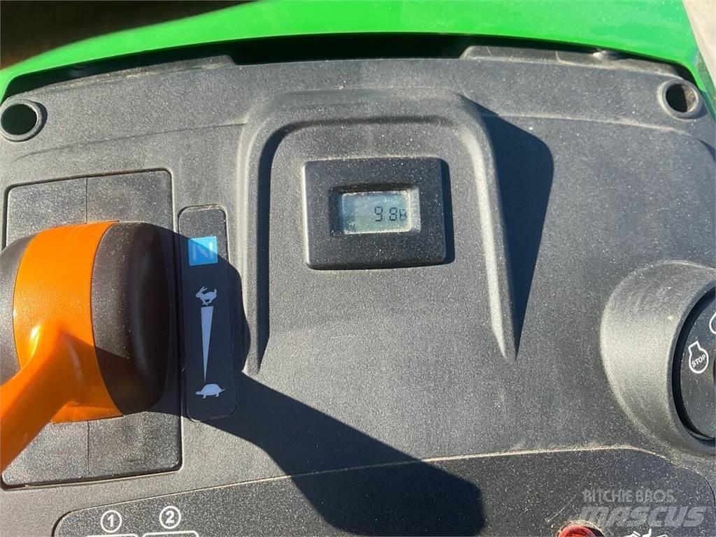 John Deere X167R Muut ympäristökoneet