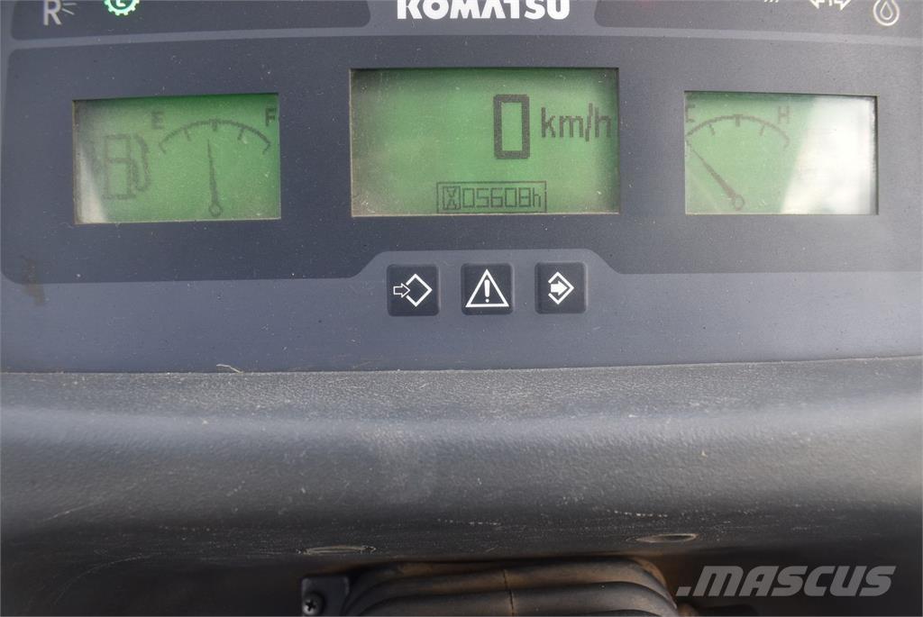 Komatsu WA100M-7 Pyöräkuormaajat