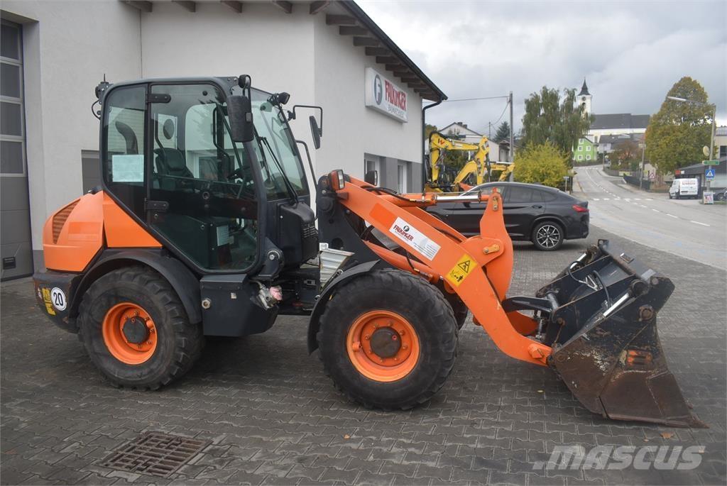 Komatsu WA70-7 Pyöräkuormaajat