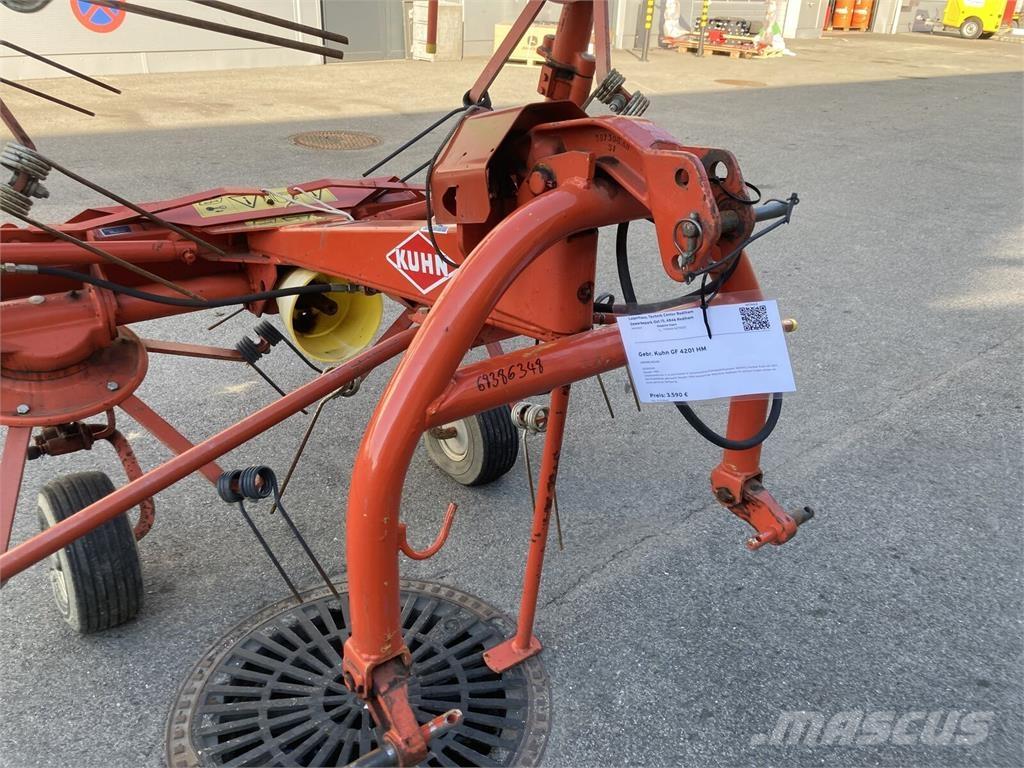 Kuhn GF 4201 MH Pöyhimet ja haravat