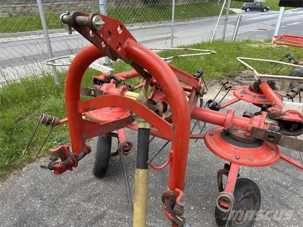 Kuhn GF 440 P Pöyhimet ja haravat