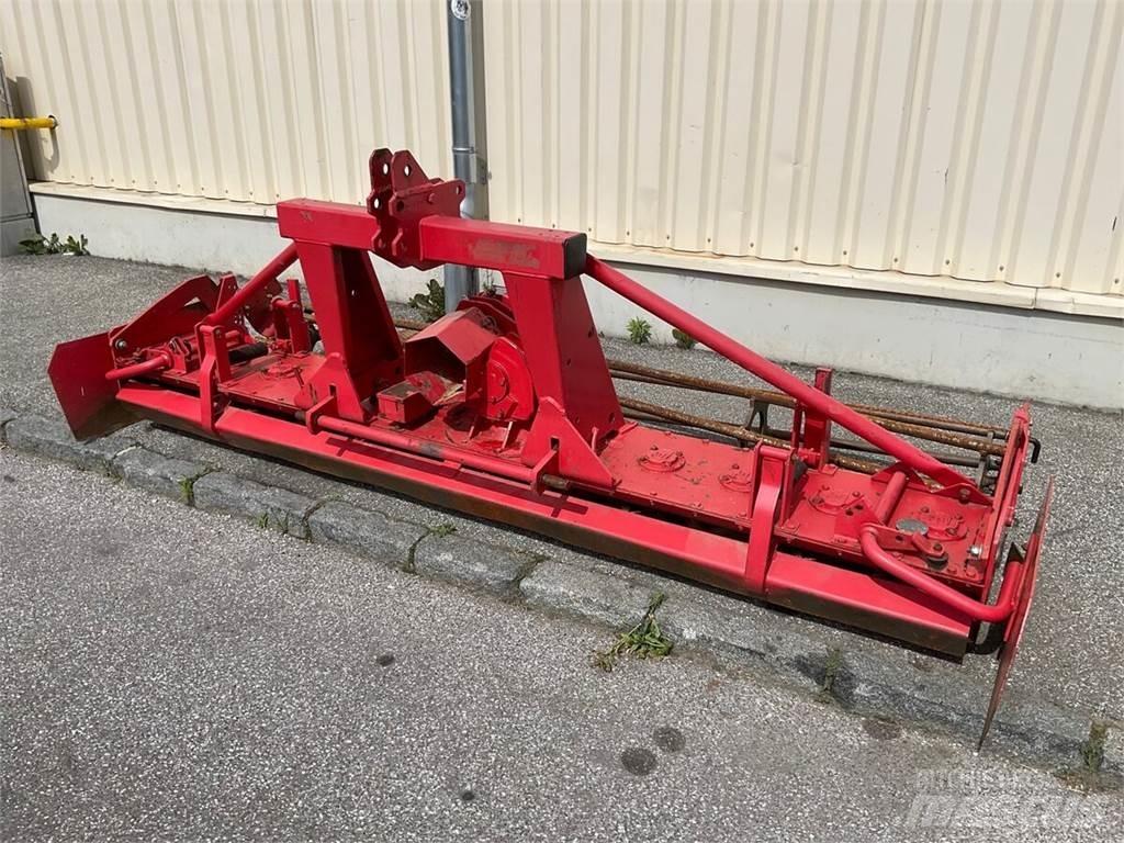 Lely 3025 Kiekkomultaimet ja lautasäkeet