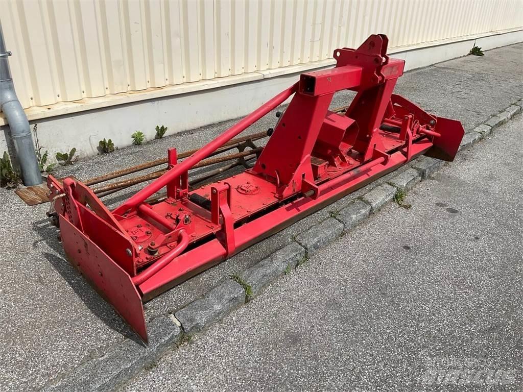 Lely 3025 Kiekkomultaimet ja lautasäkeet