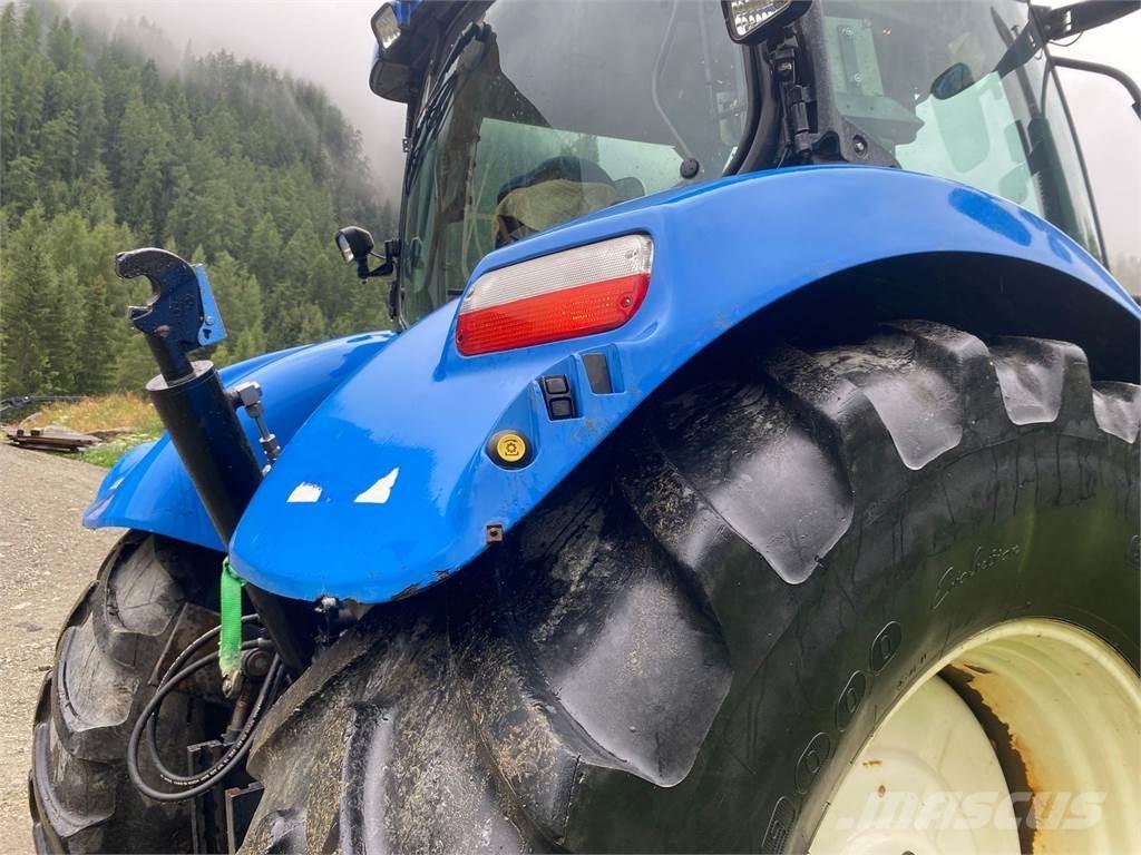 New Holland T7040 Traktorit