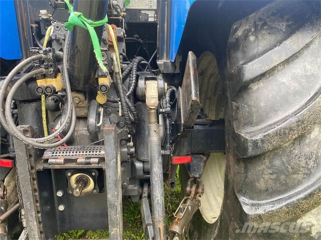 New Holland T7040 Traktorit
