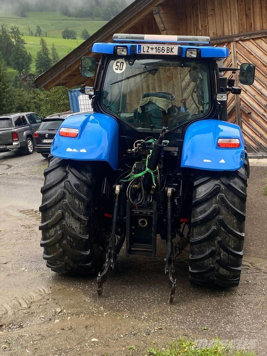 New Holland T7040 Traktorit