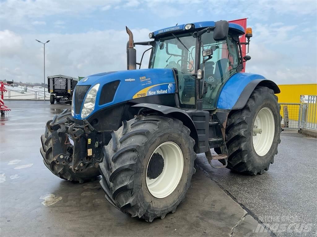 New Holland T7050 Traktorit