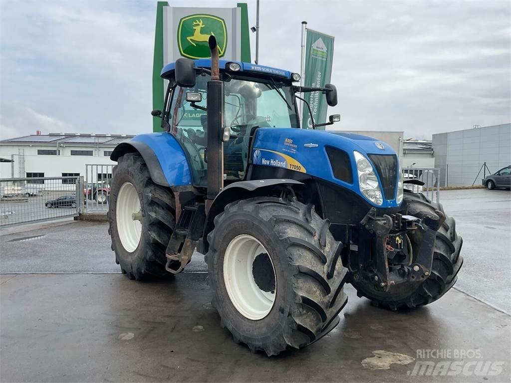New Holland T7050 Traktorit