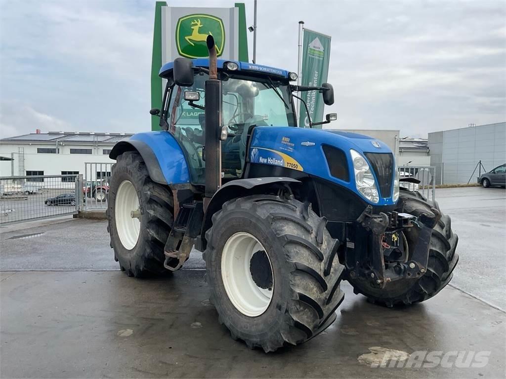 New Holland T7050 Traktorit