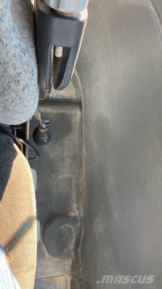 New Holland TL 80 Traktorit