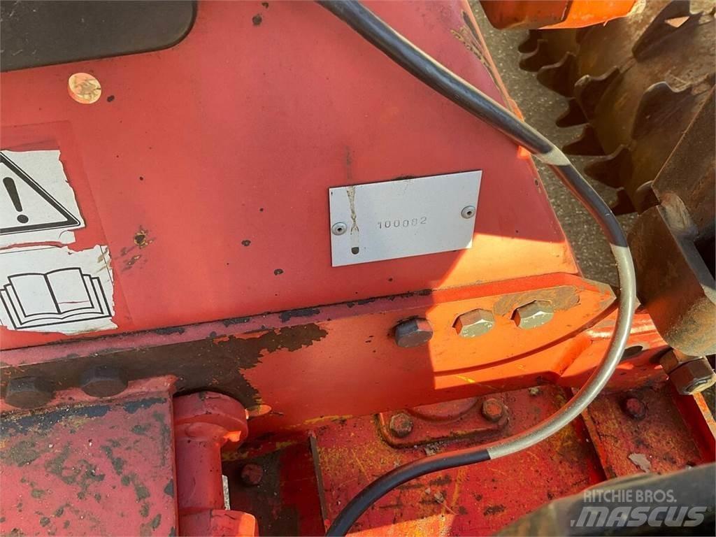 Pegoraro 3000 Kiekkomultaimet ja lautasäkeet