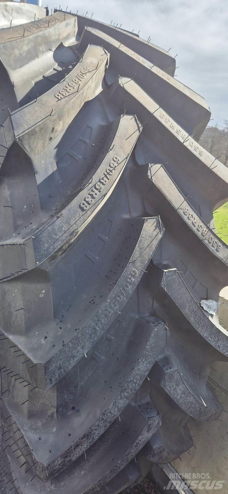 Petlas 650/85 R38 Renkaat ja vanteet