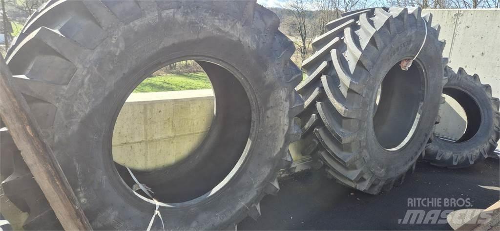 Petlas 650/85 R38 Renkaat ja vanteet