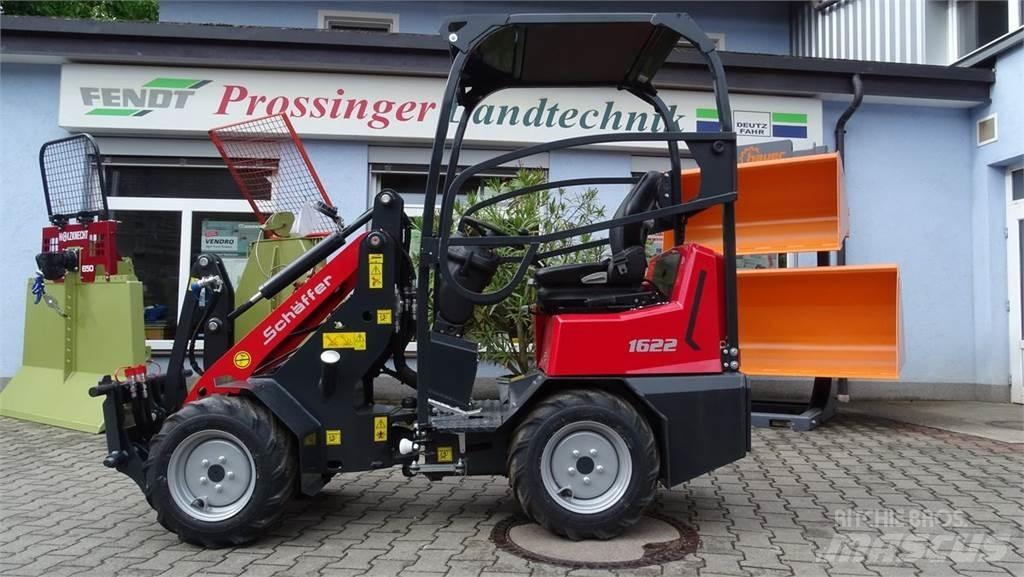 Schäffer 1622 Etukuormaimet ja kaivuulaitteet