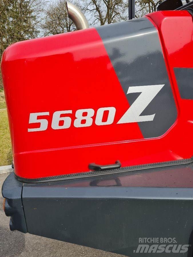 Schäffer 5680Z Etukuormaimet ja kaivuulaitteet