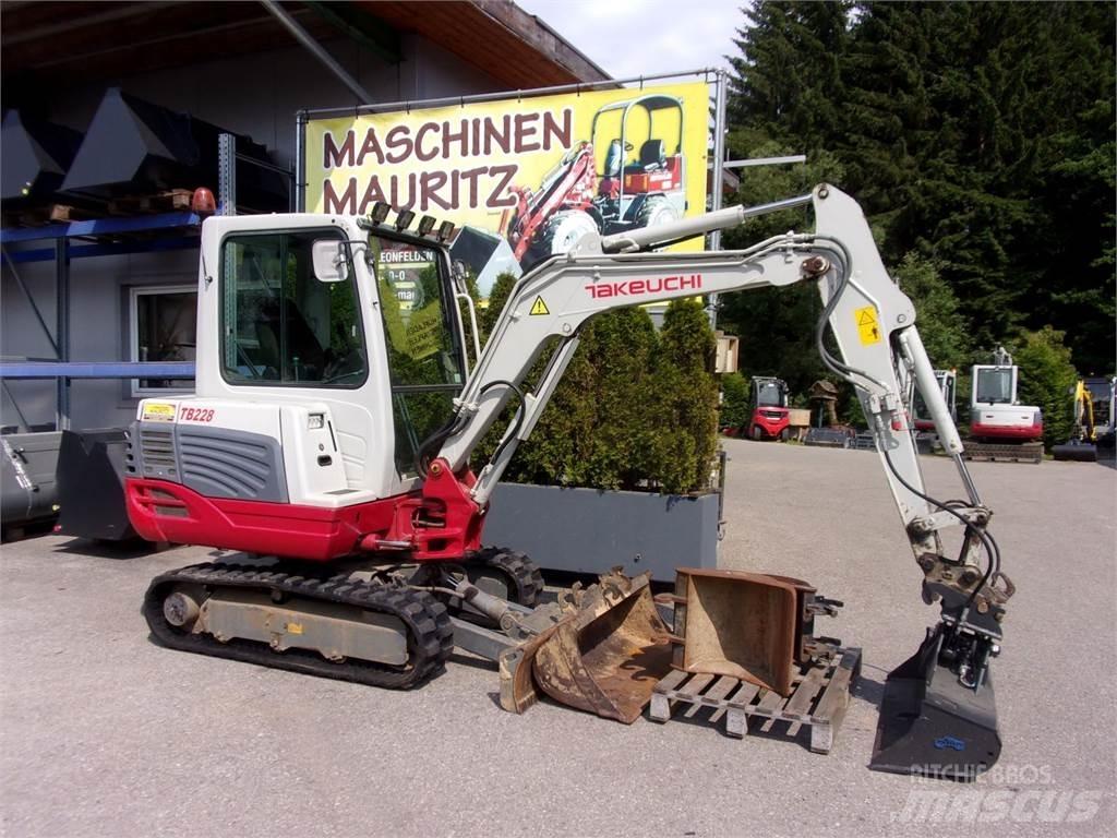 Takeuchi TB228 Minikaivukoneet < 7t