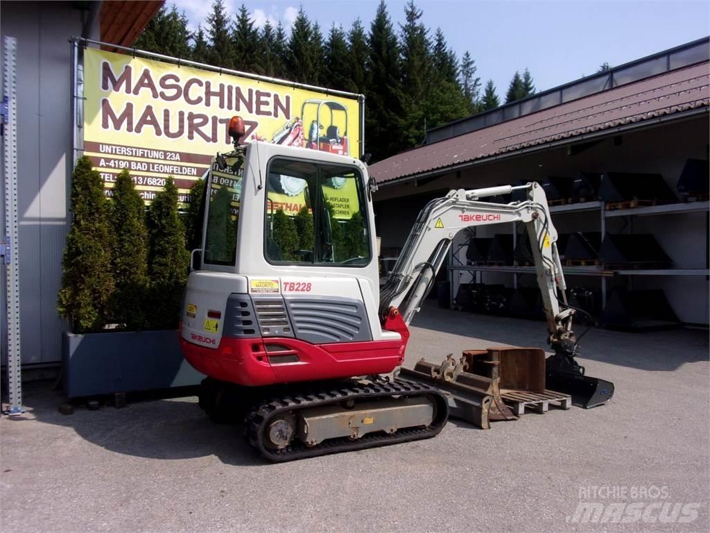 Takeuchi TB228 Minikaivukoneet < 7t