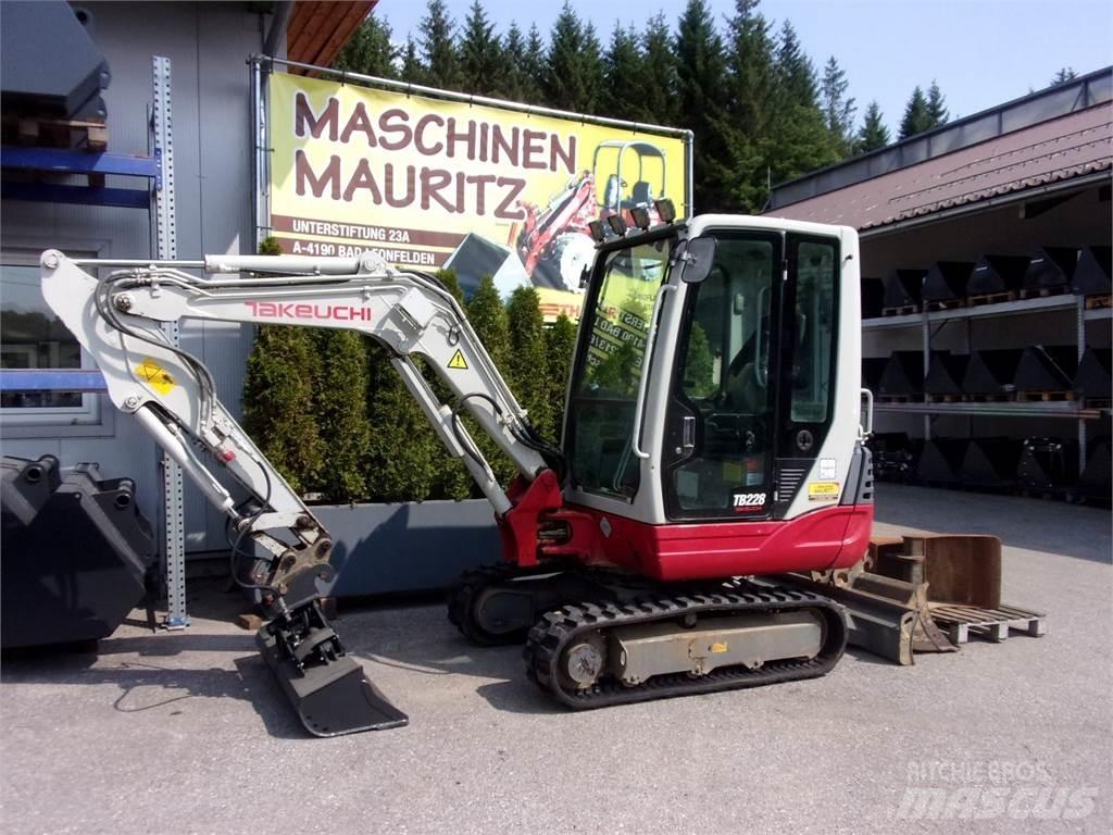 Takeuchi TB228 Minikaivukoneet < 7t
