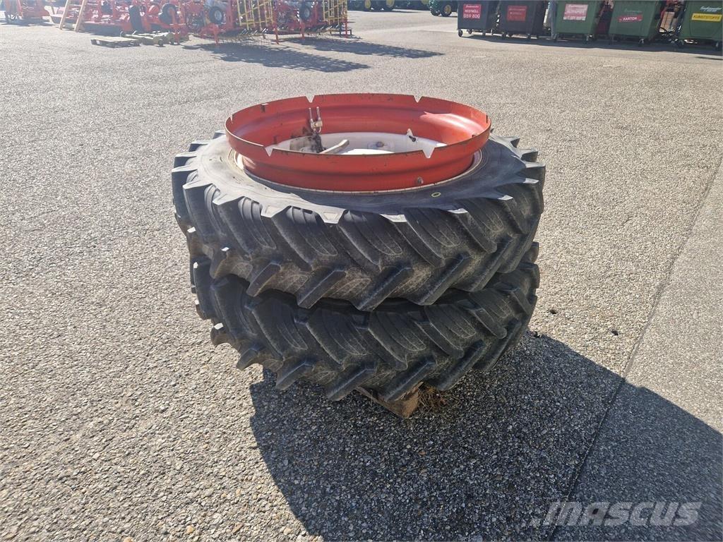 Taurus 12.4 R36 Renkaat ja vanteet