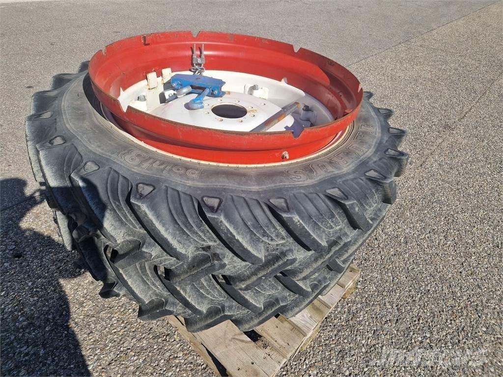 Taurus 12.4 R36 Renkaat ja vanteet