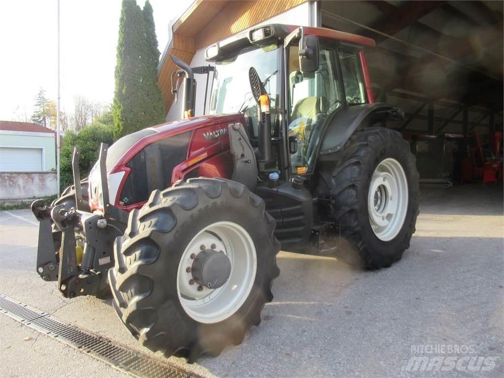 Valtra N163D Traktorit