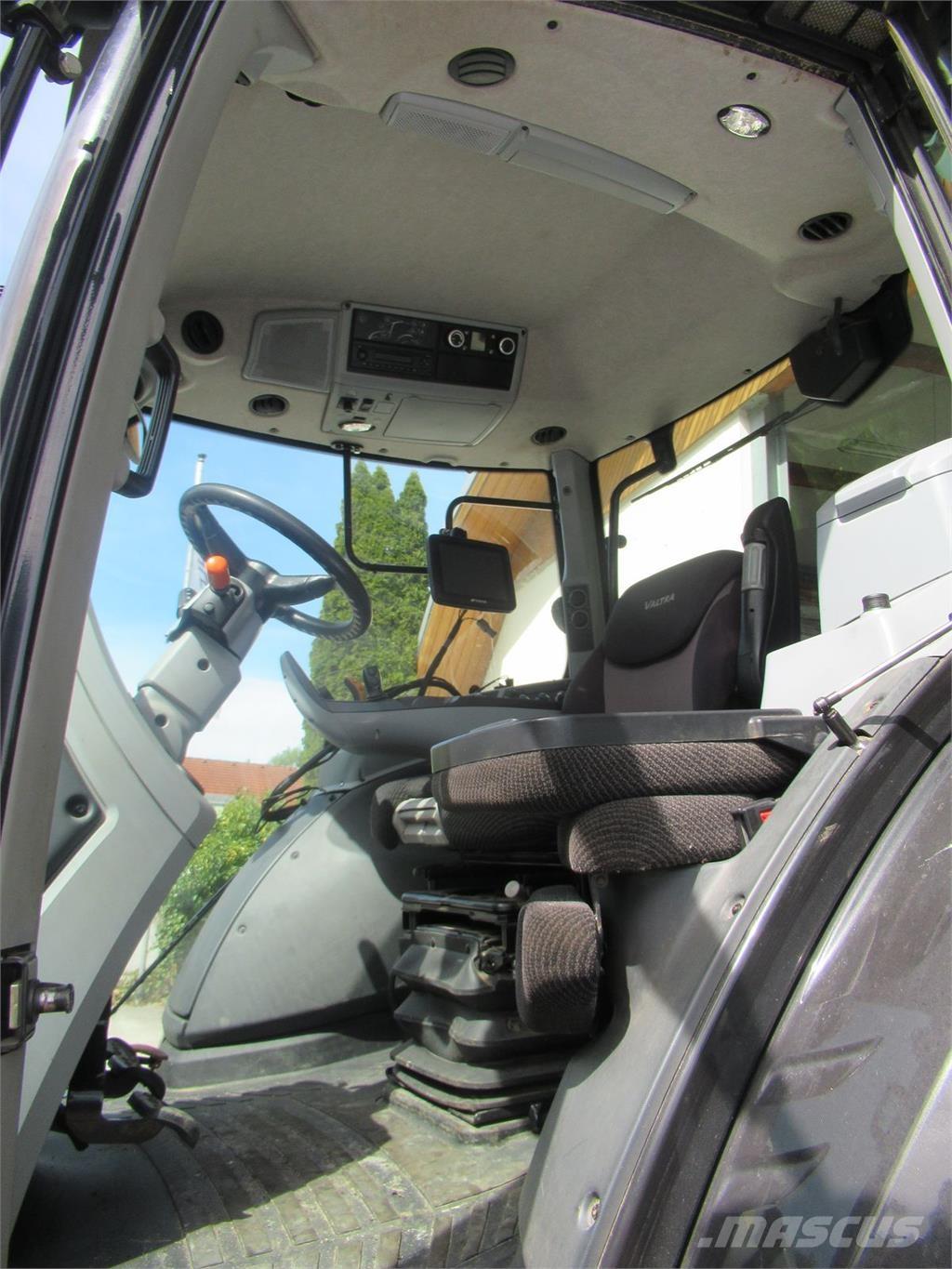 Valtra T 214D Traktorit