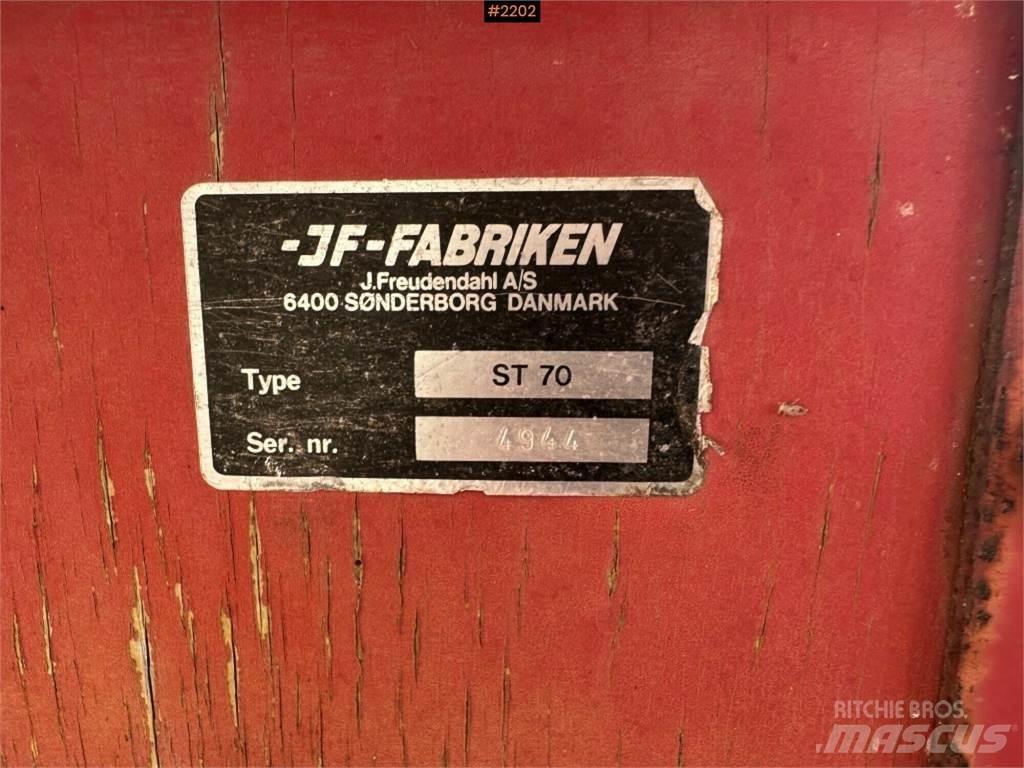 JF ST70 Kuivalannan levittimet