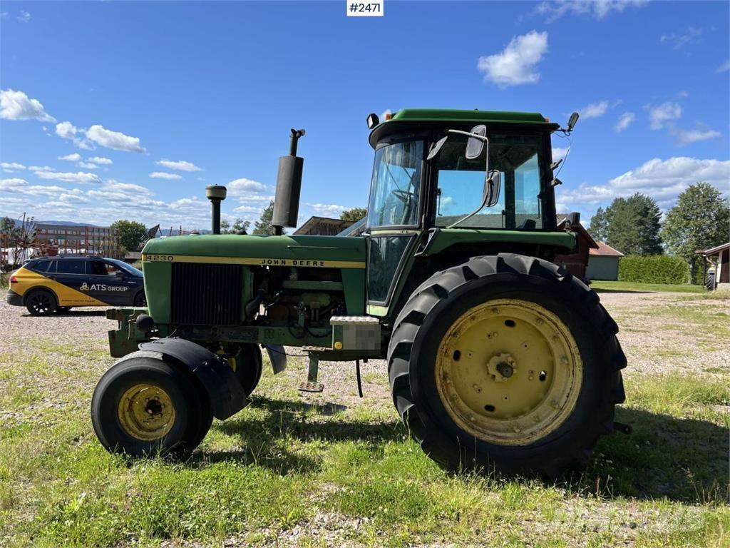 John Deere 4230 Traktorit