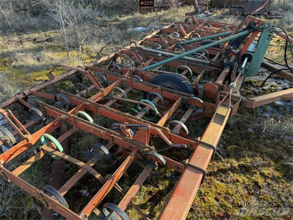 Kverneland Harv Muut maanmuokkauskoneet ja lisävarusteet