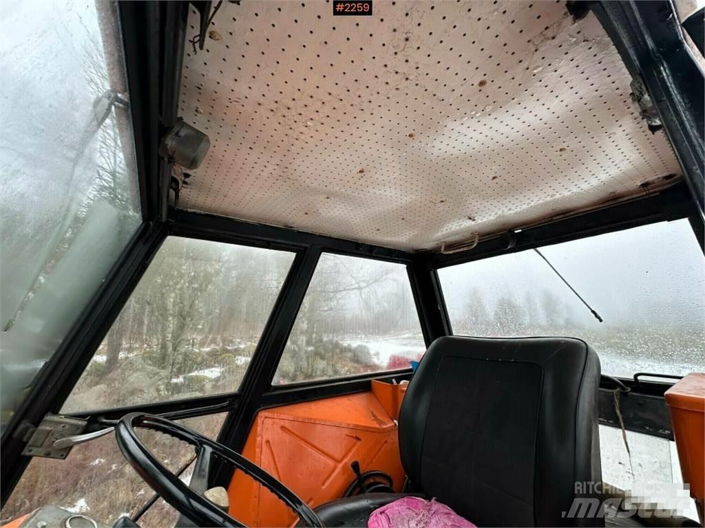 Ursus 385 Traktorit